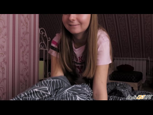 ❤️ Blondie BFF-ya xwe bi kûr dimije û di devê xwe de diqelişe ❤️ Sex li porno ku.sexera.ru ❌❤