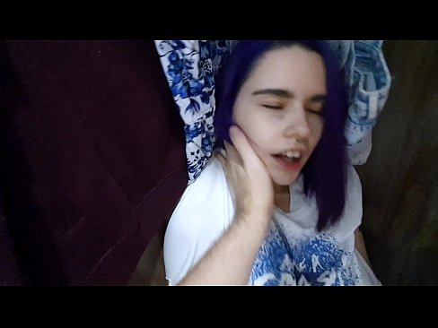 ❤️ Xwişka min di dolabê de dît û alîkariya wê kir ❤️  Sex li porno ku.sexera.ru ❌❤